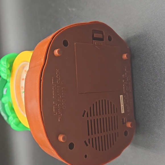 VINTAGE PILLSBURY LITTLE SPROUT TALKING ALARM CLOCK 1985 - Picture 6 of 8